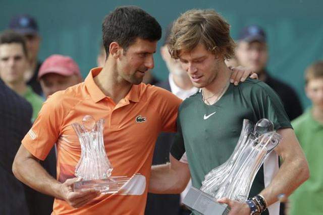 面前是百万 面前是百万