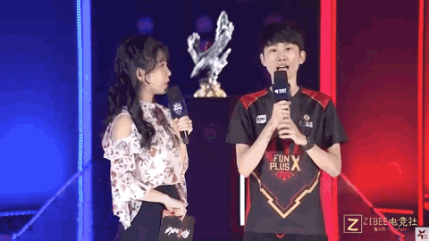 菲尼亚与年 菲尼亚与年